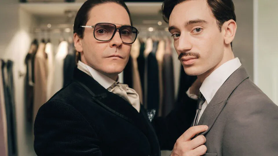 Daniel Brühl jako znany projektant mody! Zobacz Becoming Karl Lagerfeld już w czerwcu!