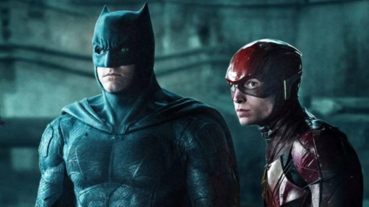 The Flash - Ben Affleck jednak nie odejdzie od roli Batmana?! Ezra Miller udostępnia tajemnicze zdjęcie