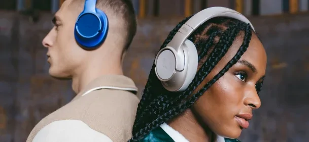 Fresh ’n Rebel przedstawia Clam Fuse, słuchawki mobilne z z hybrydową aktywną redukcją szumów