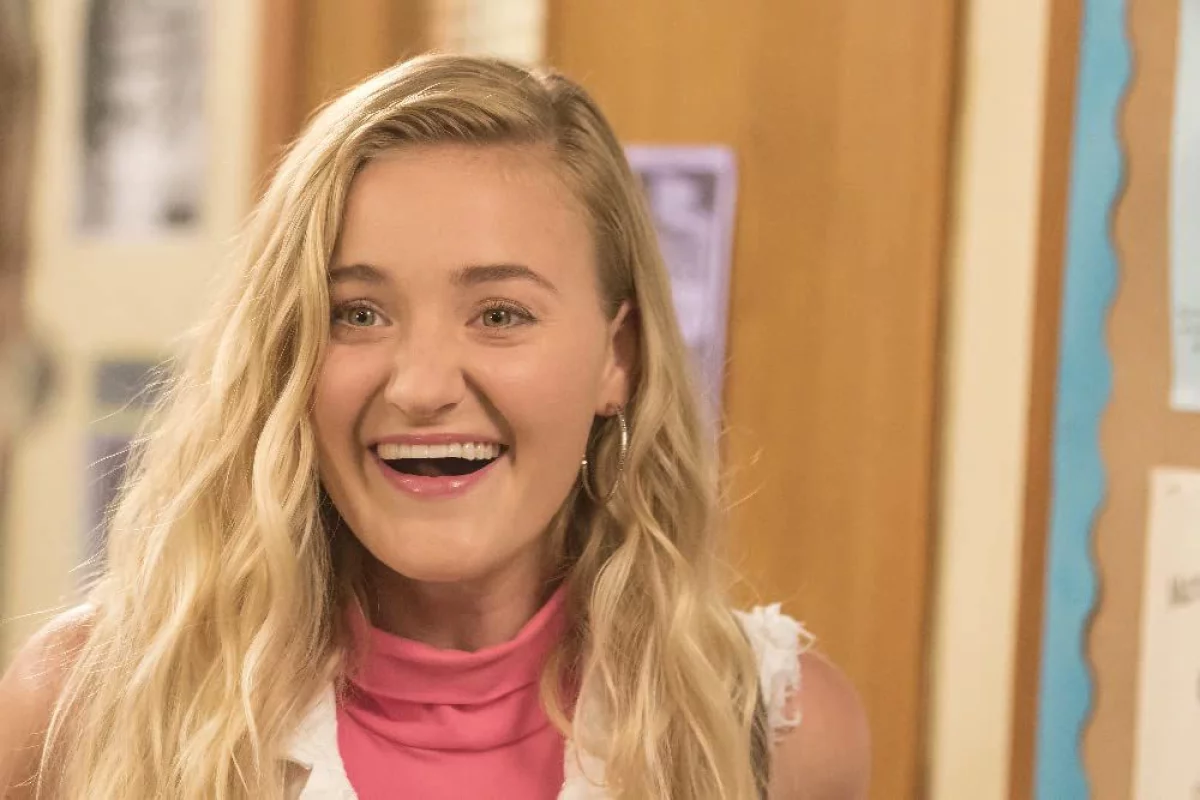 AJ Michalka dołącza do obsady filmu opartego na serialu Ray Donovan!