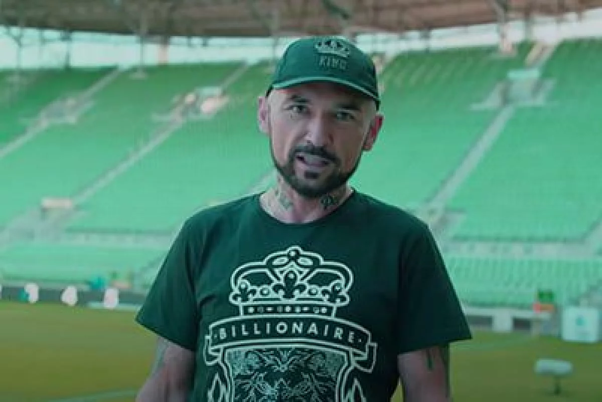 Ostatni polskojęzyczny film Vegi będzie ekranizacją harlekina o warszawskiej singielce?