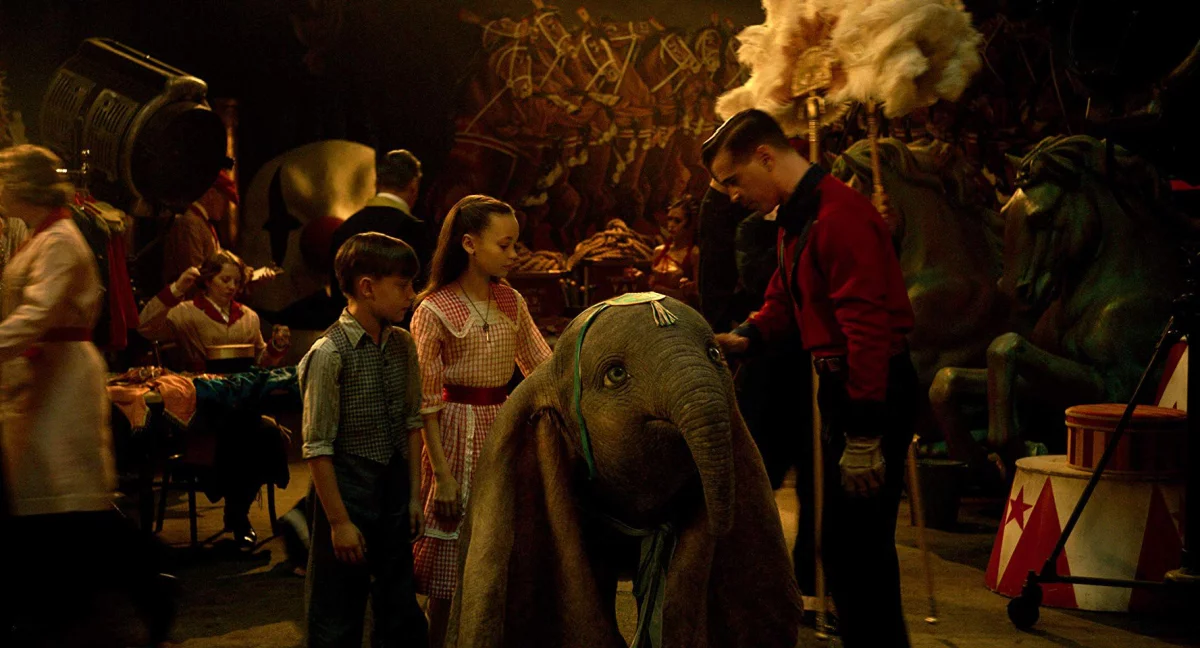 Dumbo - słonik przygotowuje się do lotu w nowym spocie filmu!