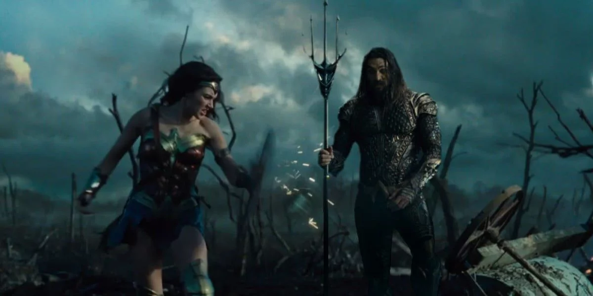 Aquaman - nawiązanie do Wonder Woman w scenie po napisach