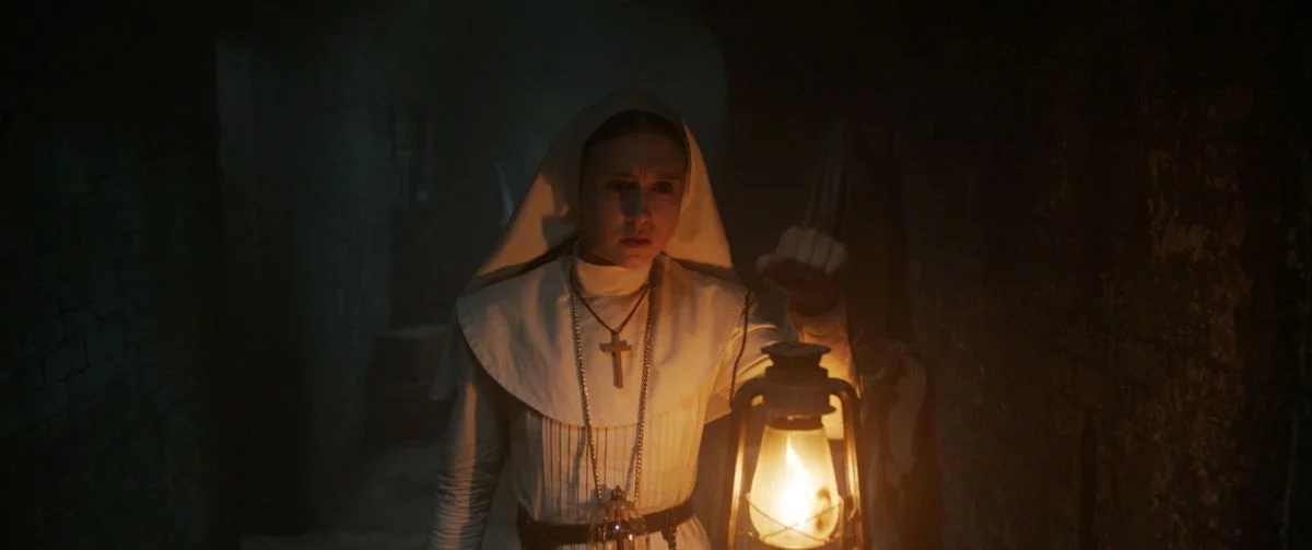 The Nun - klimatyczny i budzący grozę plakat interesującego horroru!