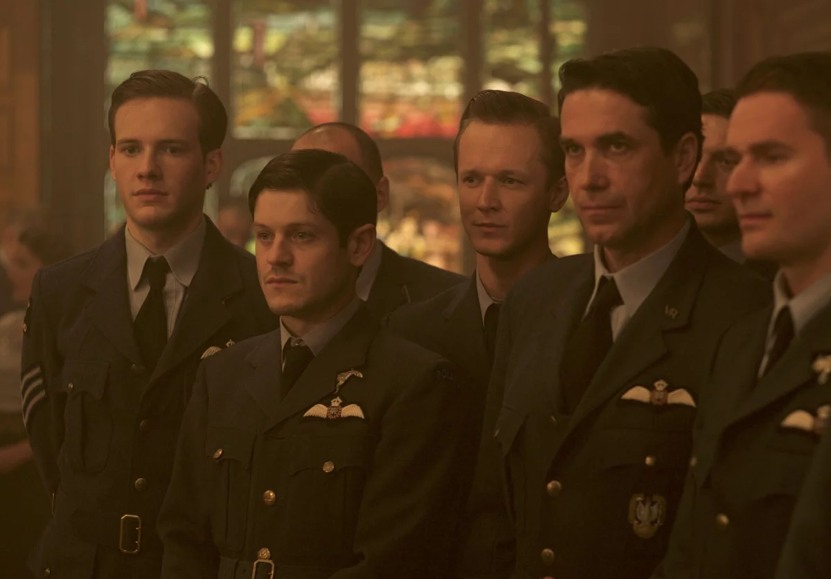 Iwan Rheon zachwycony Dorocińskim. Zobacz materiał specjalny z powstawania 303. Bitwa o Anglię