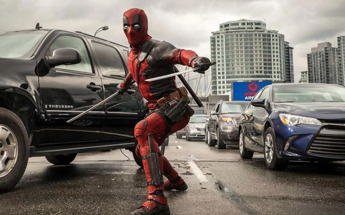 Ryan Reynolds dzieli się swoim pierwszym zdjęciem w kostiumie Deadpoola