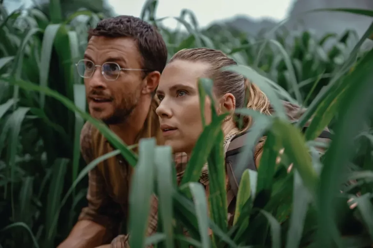 Scarlett Johansson oficjalnie w nowym Jurassic World! Pierwszy kadr i logo nowej odsłony!