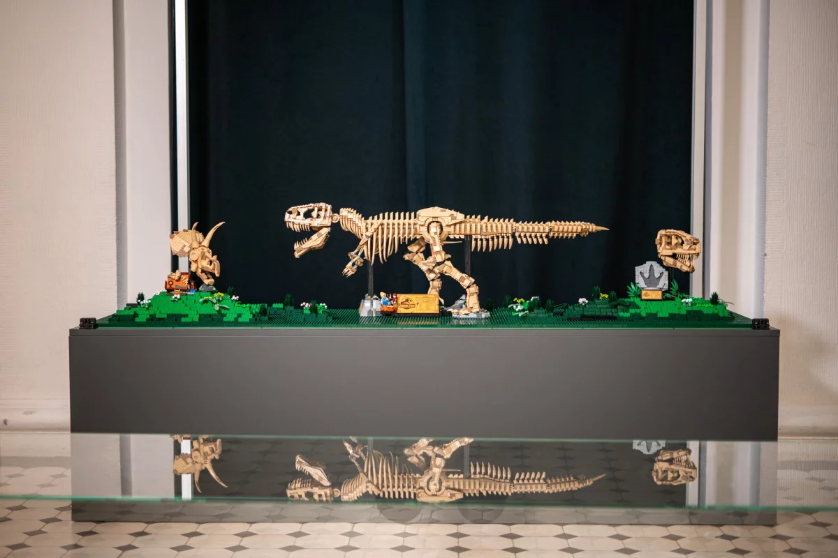 Pierwszy w historii szkielet dinozaura w Muzeum Geologicznym w Warszawie! Powstał z LEGO!