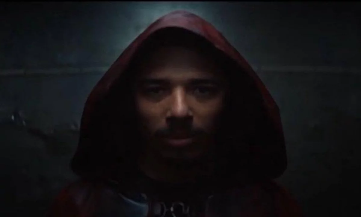 Ironheart. The Hood na nowym klipie z serialu Marvela