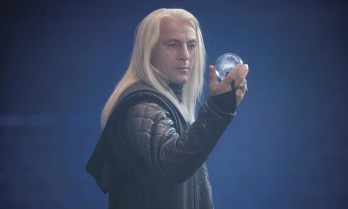 Harry Potter. Filmowy Lucjusz Malfoy staje w obronie serialowego Snape'a
