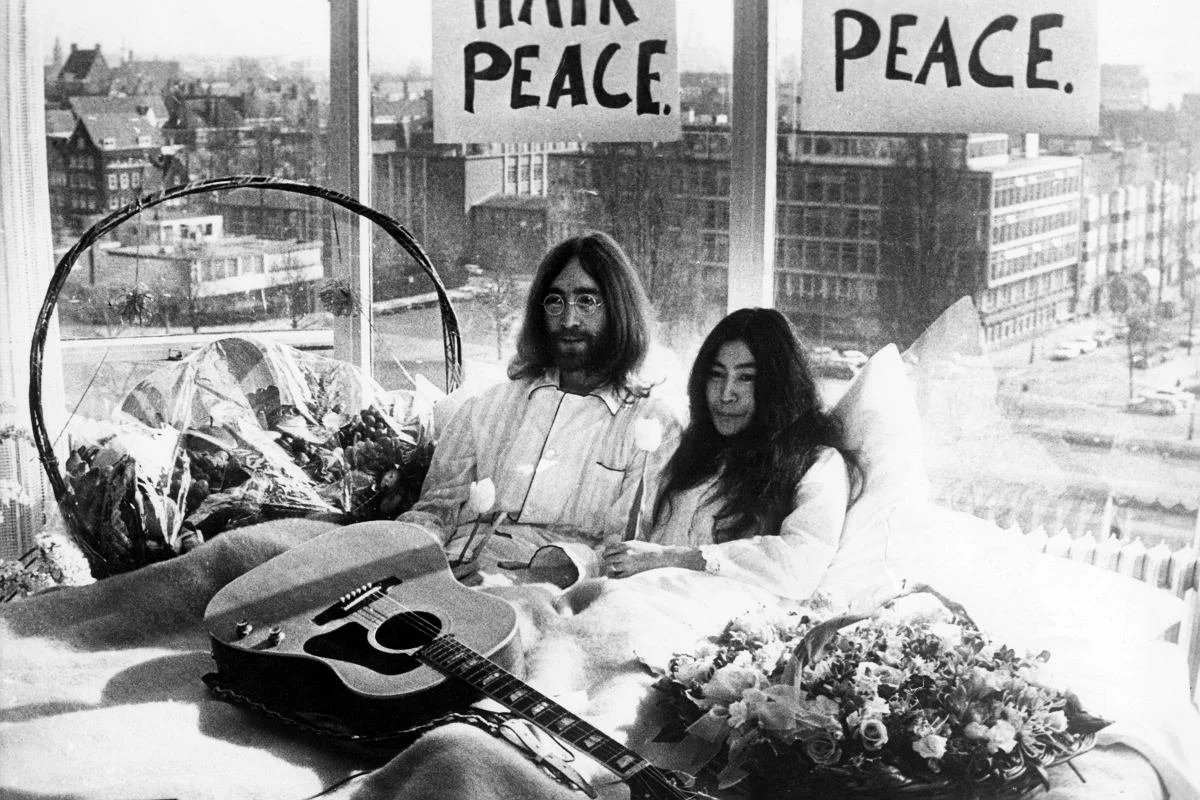 John Lennon i Yoko Oko jakich nie znacie. Nadchodzi nowy film o legendach rocka
