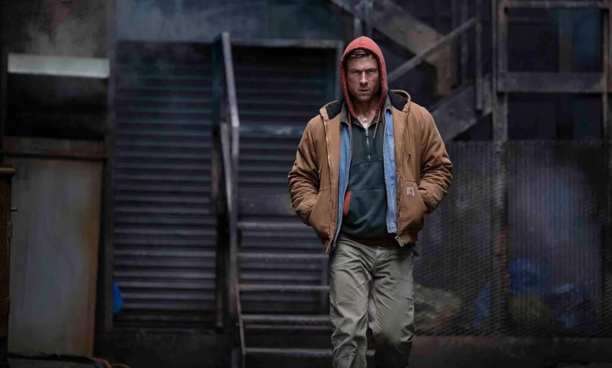 Czy Glen Powell wcieli się w superbohatera? Gwiazda filmu Uciekinier preferuje inne postacie