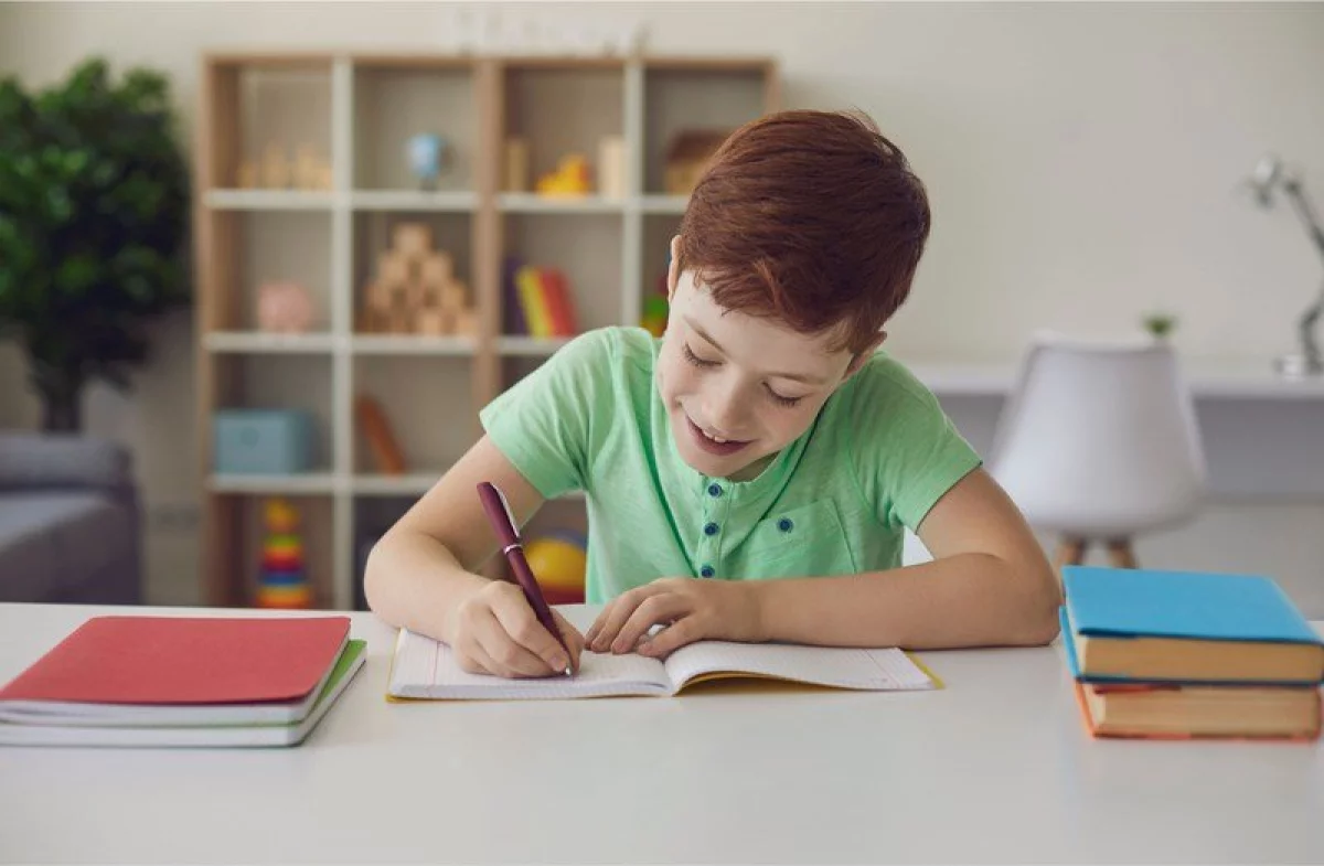 Back to School 2025: sprytniej, nie ciężej. Oto tech-life hacki do nauki w domu i szkolnej pracowni