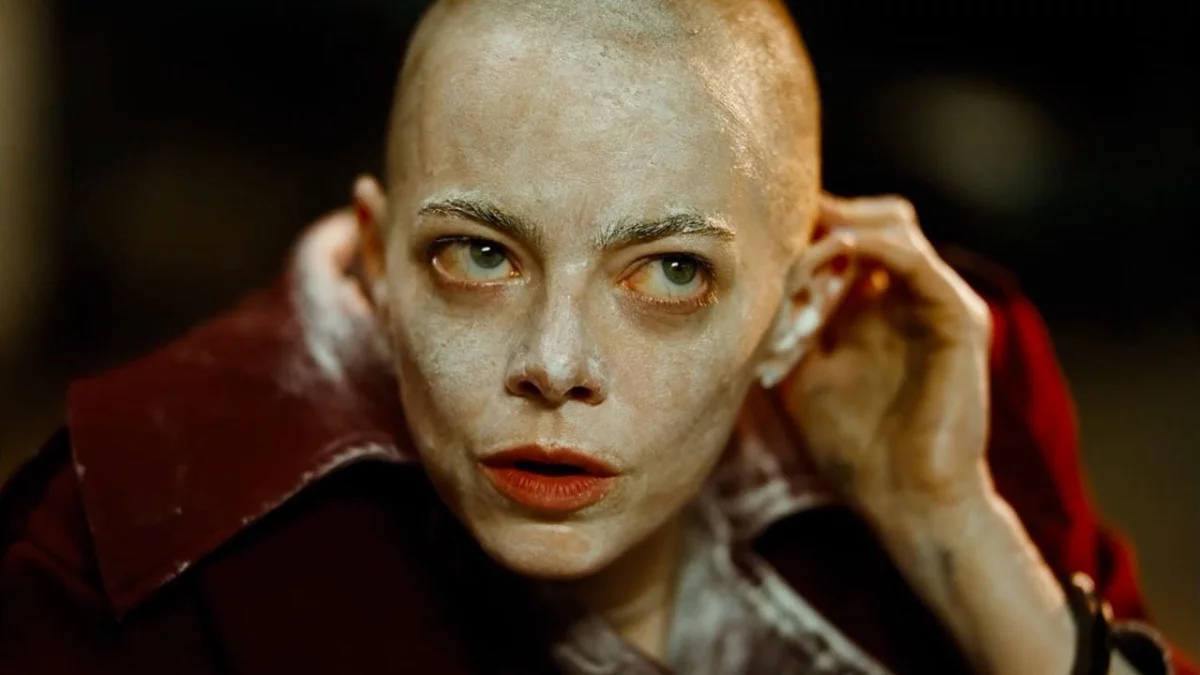Łysa Emma Stone w zwiastunie Bugonia. Lanthimos i Aster łączą siły