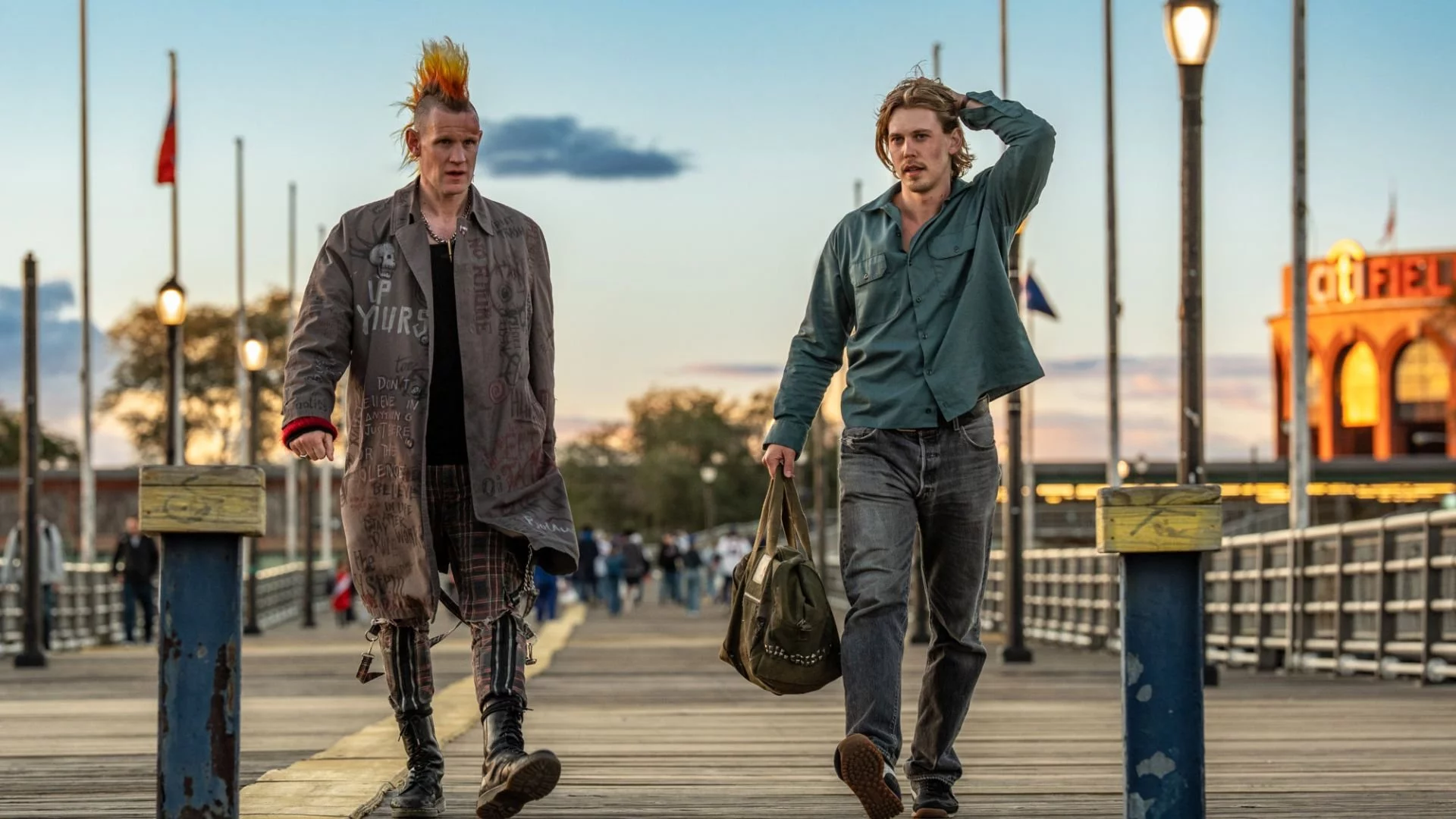 Złodziej z przypadku – recenzja filmu. Koty, punki, dragi.