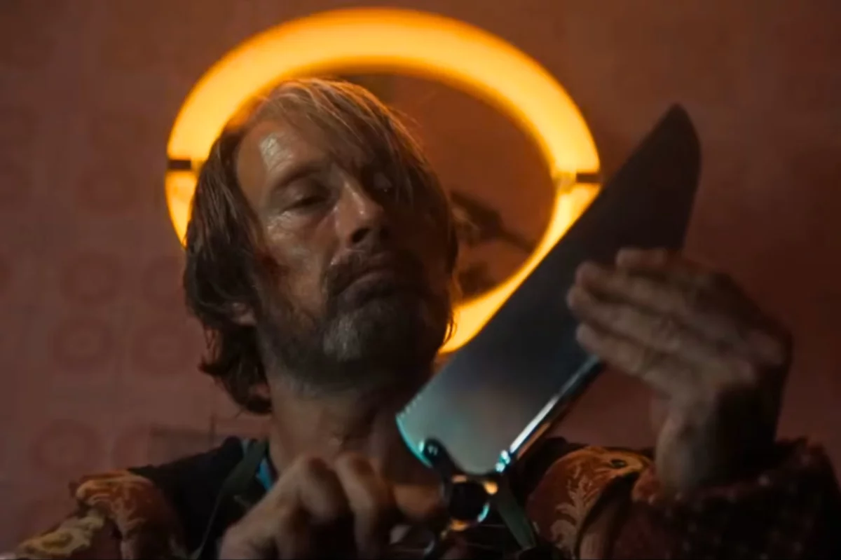 Bryan Fuller i Mads Mikkelsen wracają razem w potwornej przygodzie! Zobacz zwiastun Dust Bunny