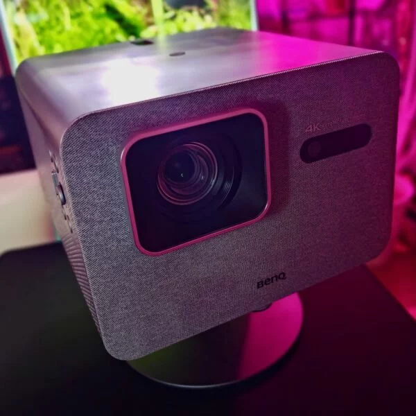 BenQ TK705i: Test projektora 4K dla graczy. Ustawił się sam!