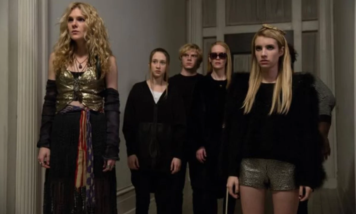Gwiazdy powracają w 13. sezonie American Horror Story! W obsadzie Jessica Lange, Evan Peters i Sarah Paulson