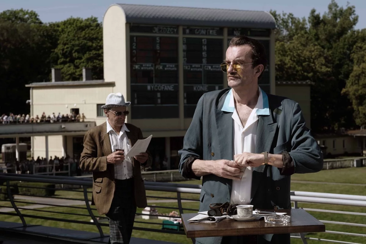 Nowy zwiastun Wielkiej Warszawskiej zabiera nas w świat wyścigów konnych lat 90.