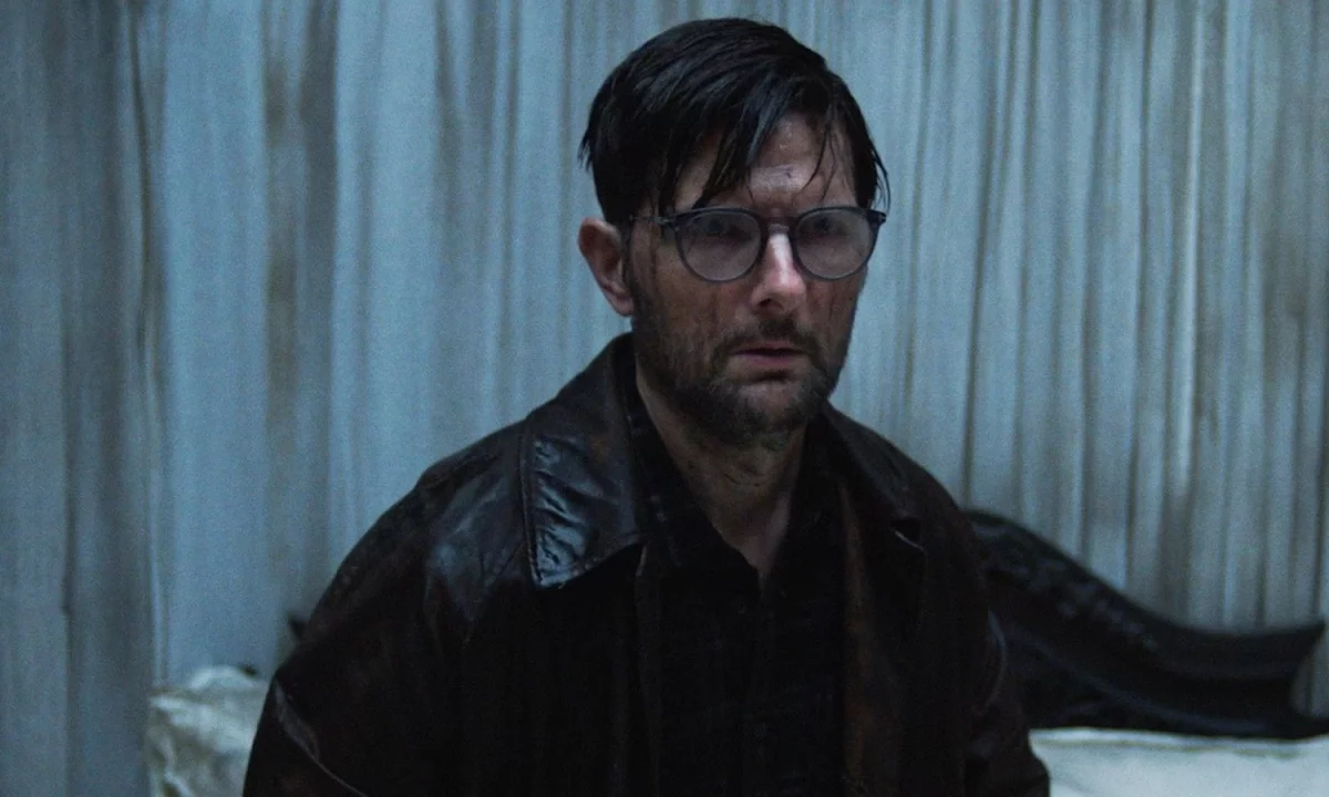 Reżyser filmu Dom osobliwości powraca z nowym horrorem. Zobaczcie pierwszą zapowiedź Hokum