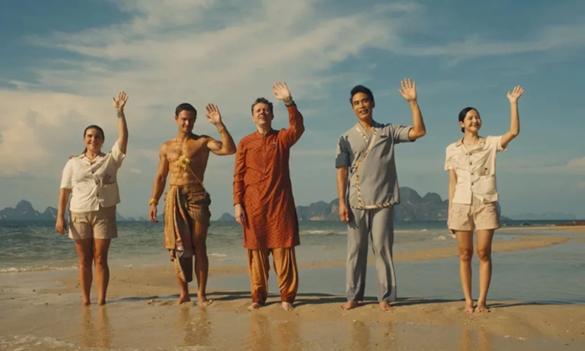 Znamy pierwszy członków obsady nowego sezonu serialu Biały Lotos. Kto wybierze się na urlop do Francji?