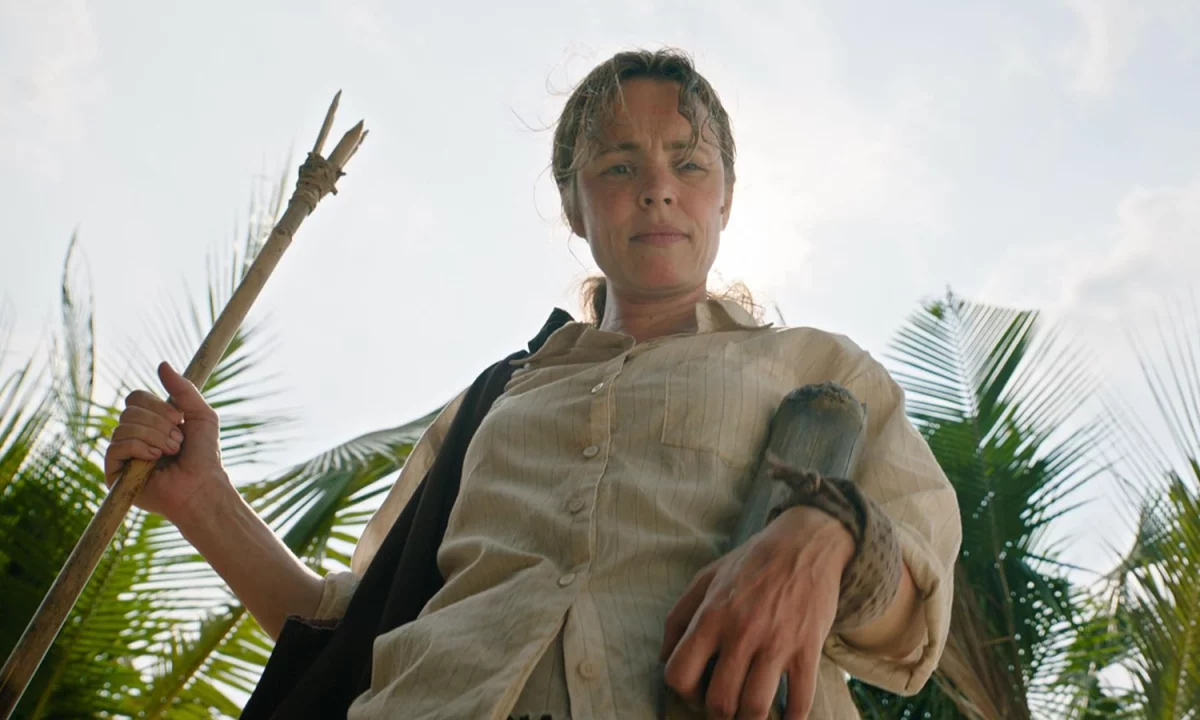 Dylan O'Brien i Rachel McAdams w tropikalnym raju. Gwiazdy na nowym materiale z filmu Pomocy