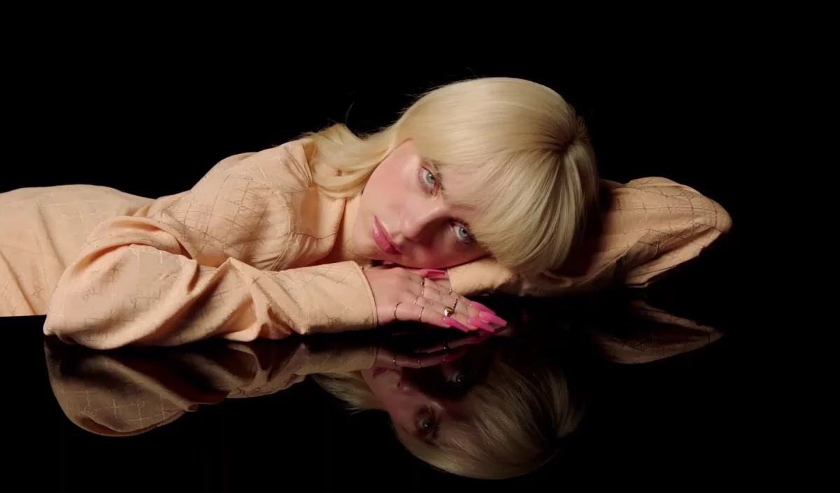 Ze sceny na wielki ekran! Billie Eilish w adaptacji powieści Sylvii Plath