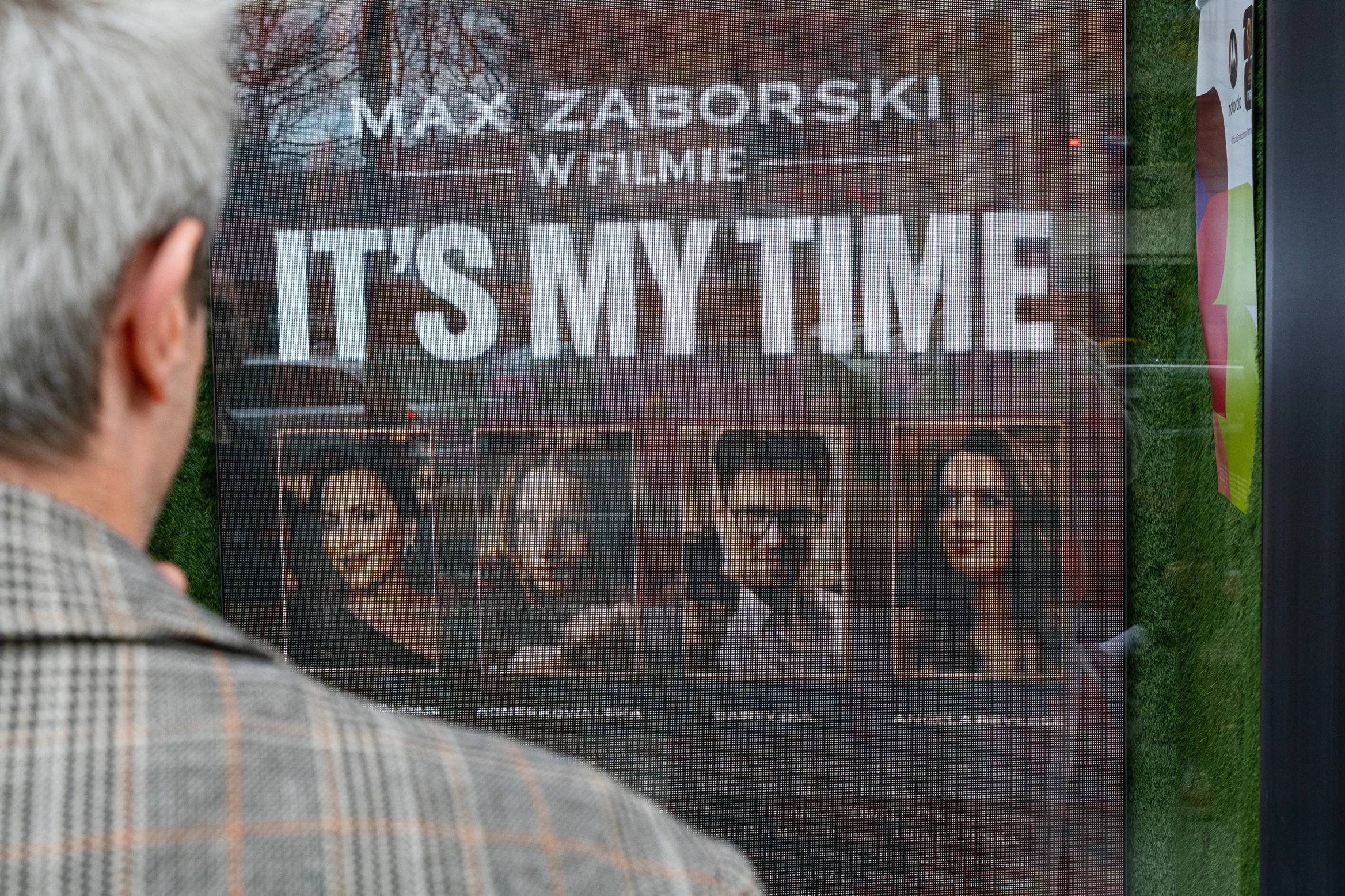 Dzień na planie. Jak powstał film „One More Time”?