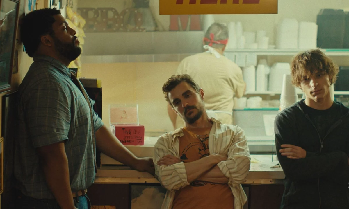 Macon Blair wraca z nową komedią. Kiedy Idiots trafi do kin?