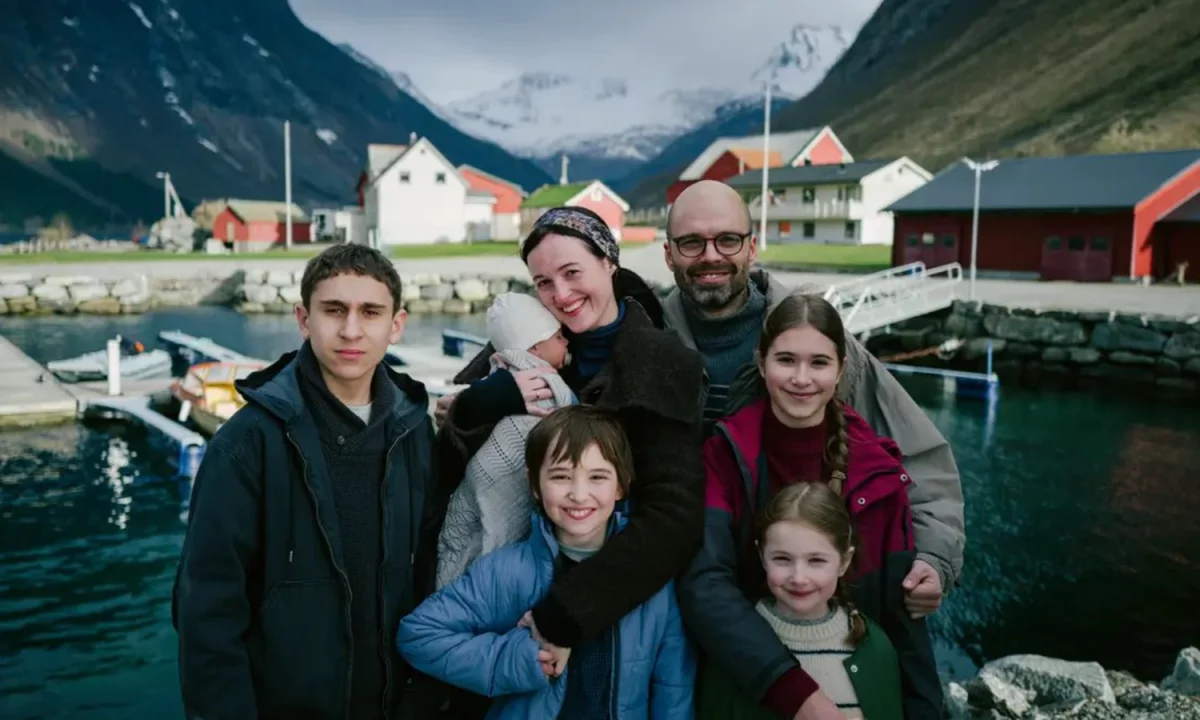 Sebastian Stan nie do poznania! Pierwsze spojrzenie na film Fjord