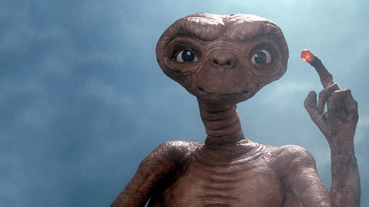 E.T. wrócił do domu… i coś jeszcze? Nowa zapowiedź filmu Dzień objawienia rozpala teorie fanów