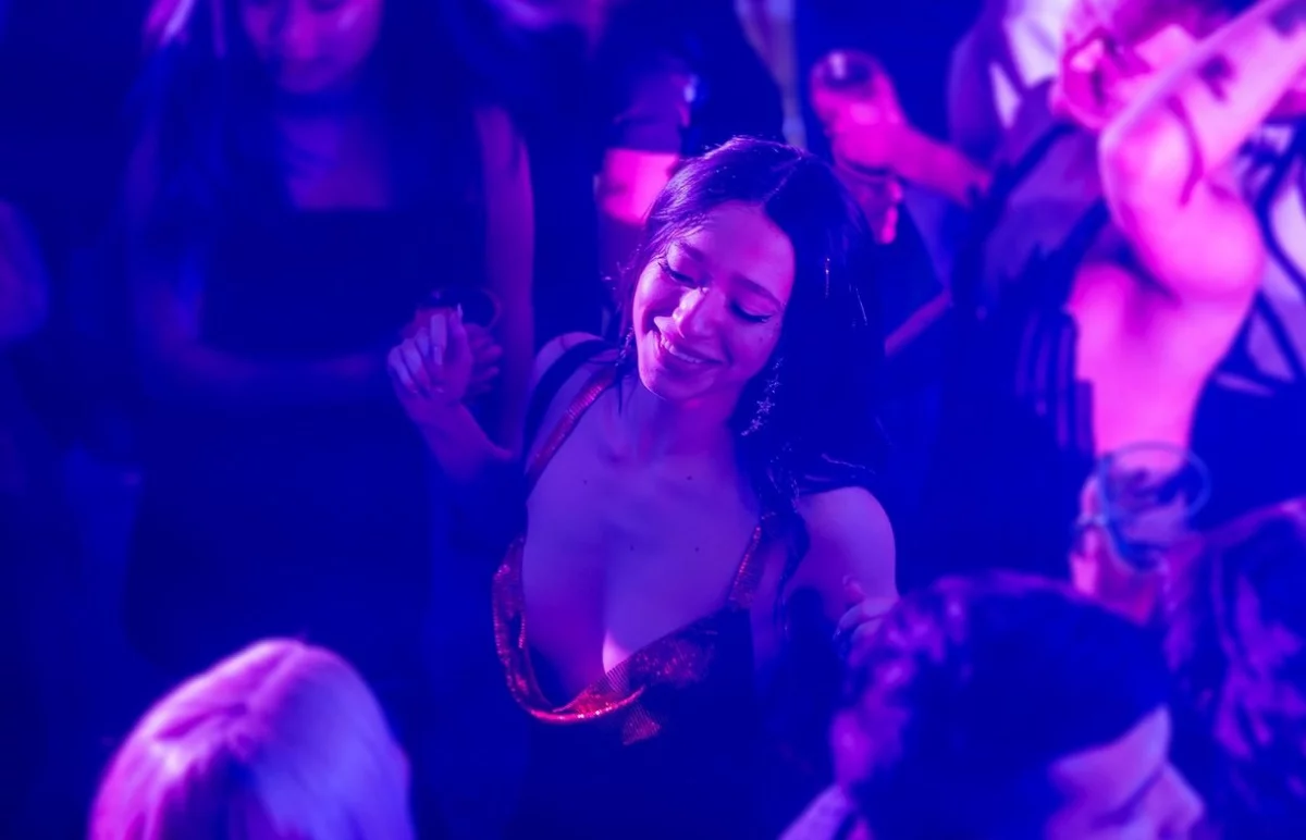 Anora to komediodramat o striptizerce i synu rosyjskiego oligarchy. Pierwszy zwiastun najlepszego filmu z Cannes w przyszłym tygodniu