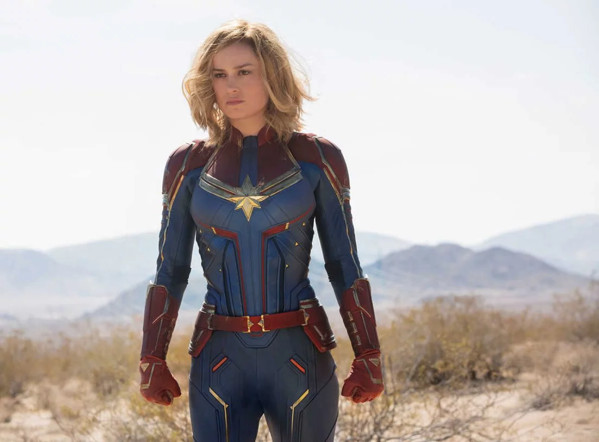 Brie Larson przewodzi superbohaterskiej drużynie na nowym plakacie Kapitan Marvel 2!