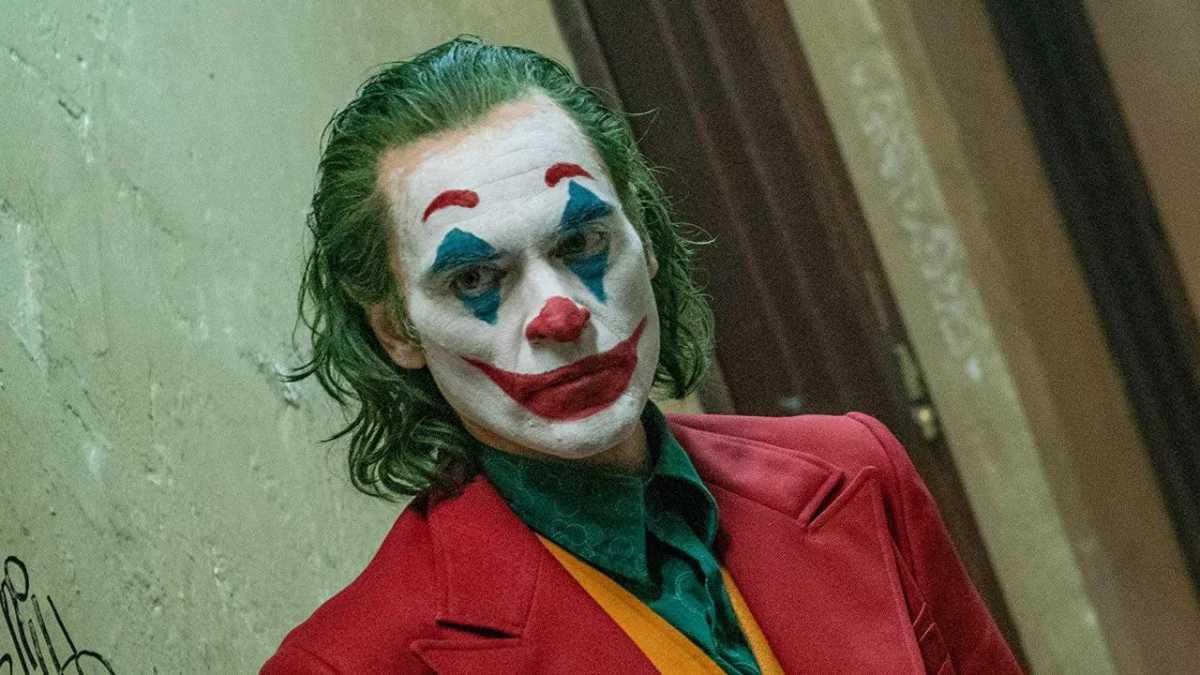 Tak prezentuje się Joaquin Phoenix w filmie Joker: Folie à Deux!