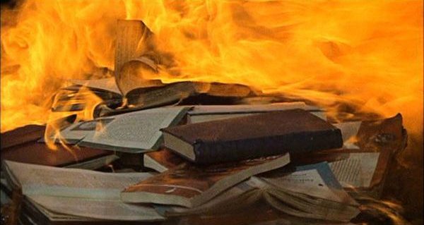 Palenie książek w Fahrenheit 451