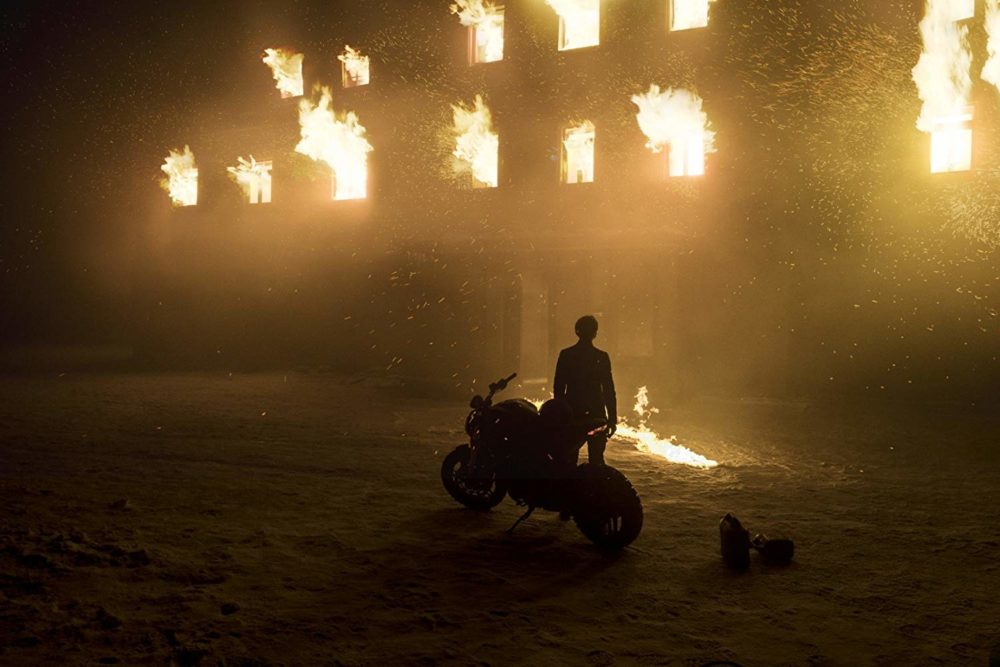 Dziewczyna w sieci pająka