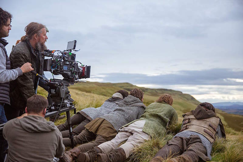David Mackenzie na planie filmu Król wyjęty spod prawa / fot. materiały prasowe Netflix