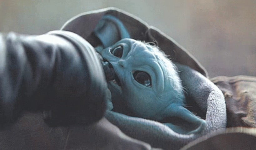 baby yoda ugryzł szturmowca w palec