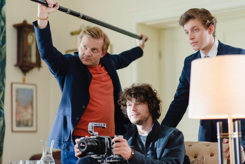 zawierucha i kościukiewicz filmują scenę