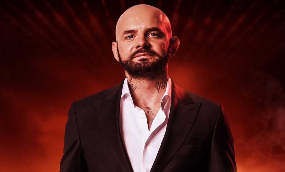 rafał zawierucha jako łysy reżyser patryk vega